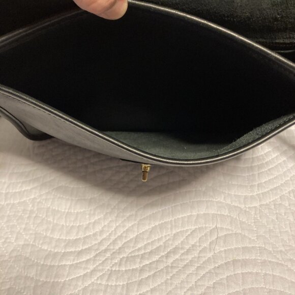 COACH Willis VTG Black Glove-Tanned Leather Brass Trim Crossbody Bag #9927 - Picture 13 of 16